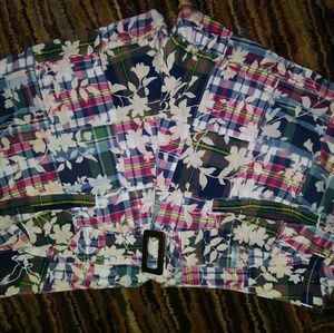 Super cute AE floral shorts